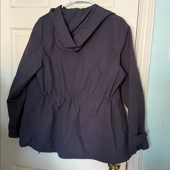 Uniqlo Hooded Light Rain Jacket - Picture 4 of 6